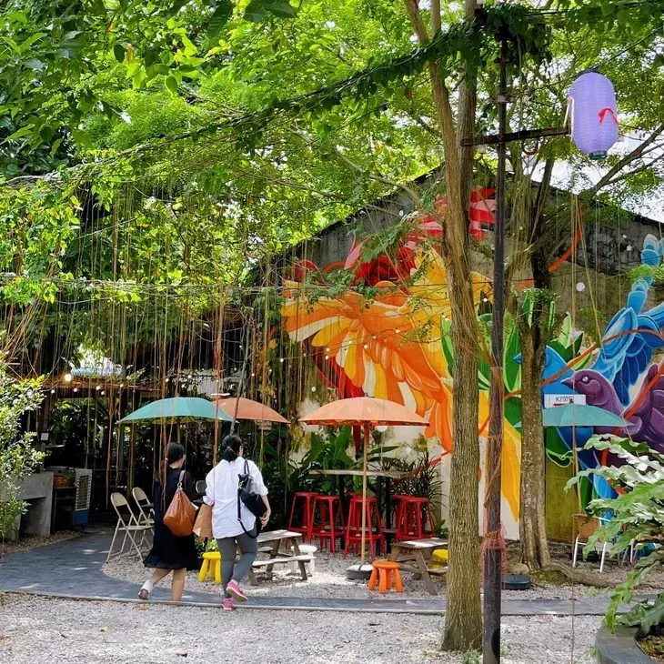 Hin Bus Depot - Shopping & Market in George Town