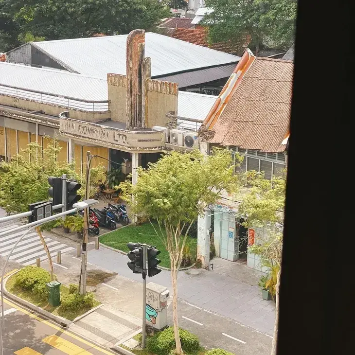 Hin Bus Depot - Shopping & Market in George Town