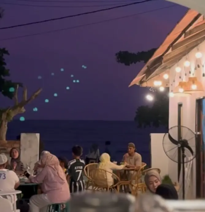 Kopi Pasta Club - Cafe in Teluk Kumbar