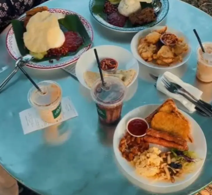 Kopi Pasta Club - Cafe in Teluk Kumbar