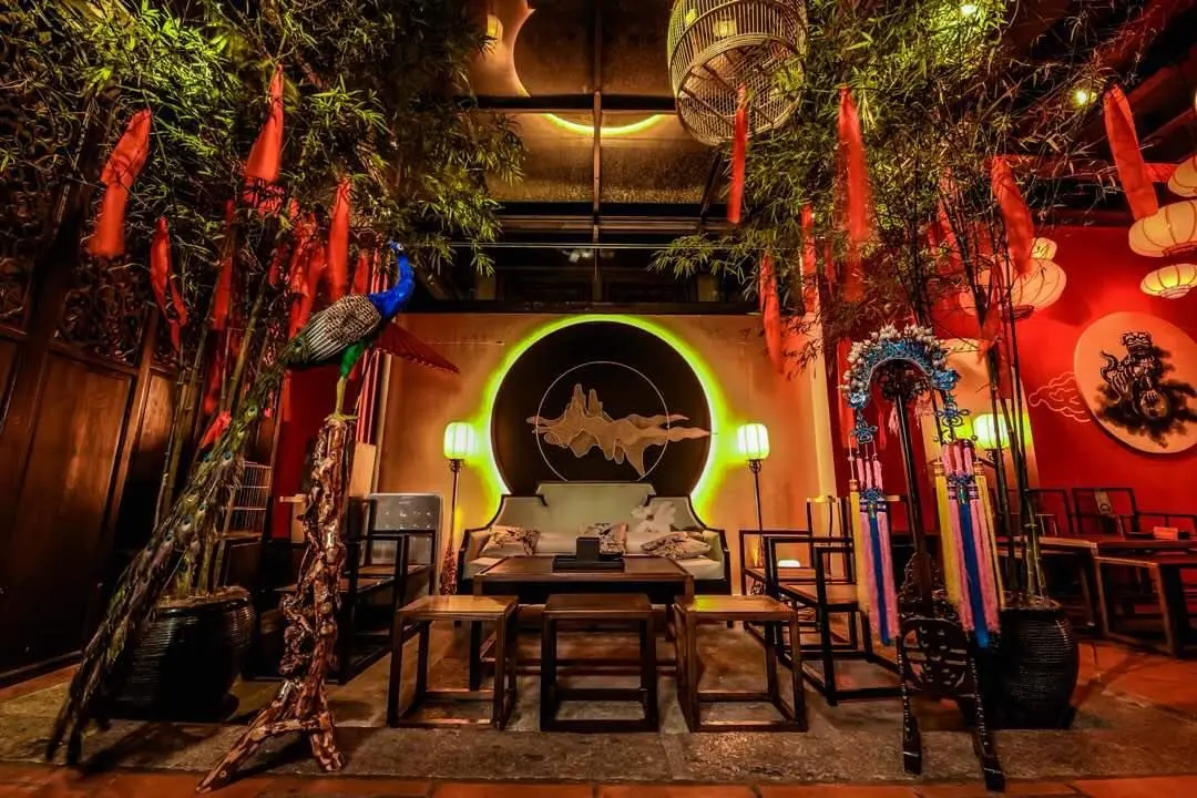 Manchu Bar 满族酒吧 - Nightlife in George Town