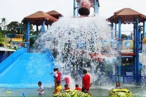 Melaka Wonderland Theme Park and Resort - Water & Amusement Park in Ayer Keroh
