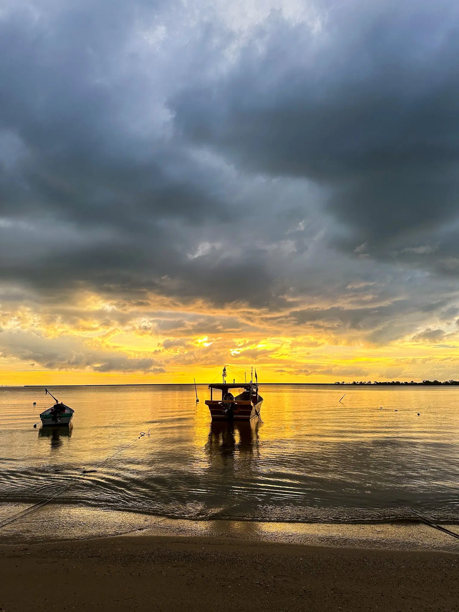 Pantai Pasir Berdengung - Beach in Langkawi
