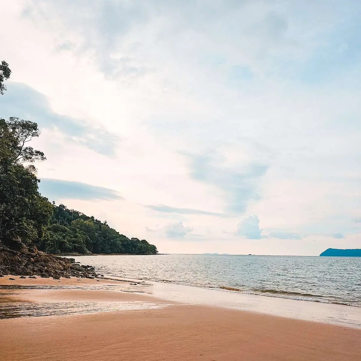 Pantai Pasir Tengkorak  - Nature & Park in Langkawi