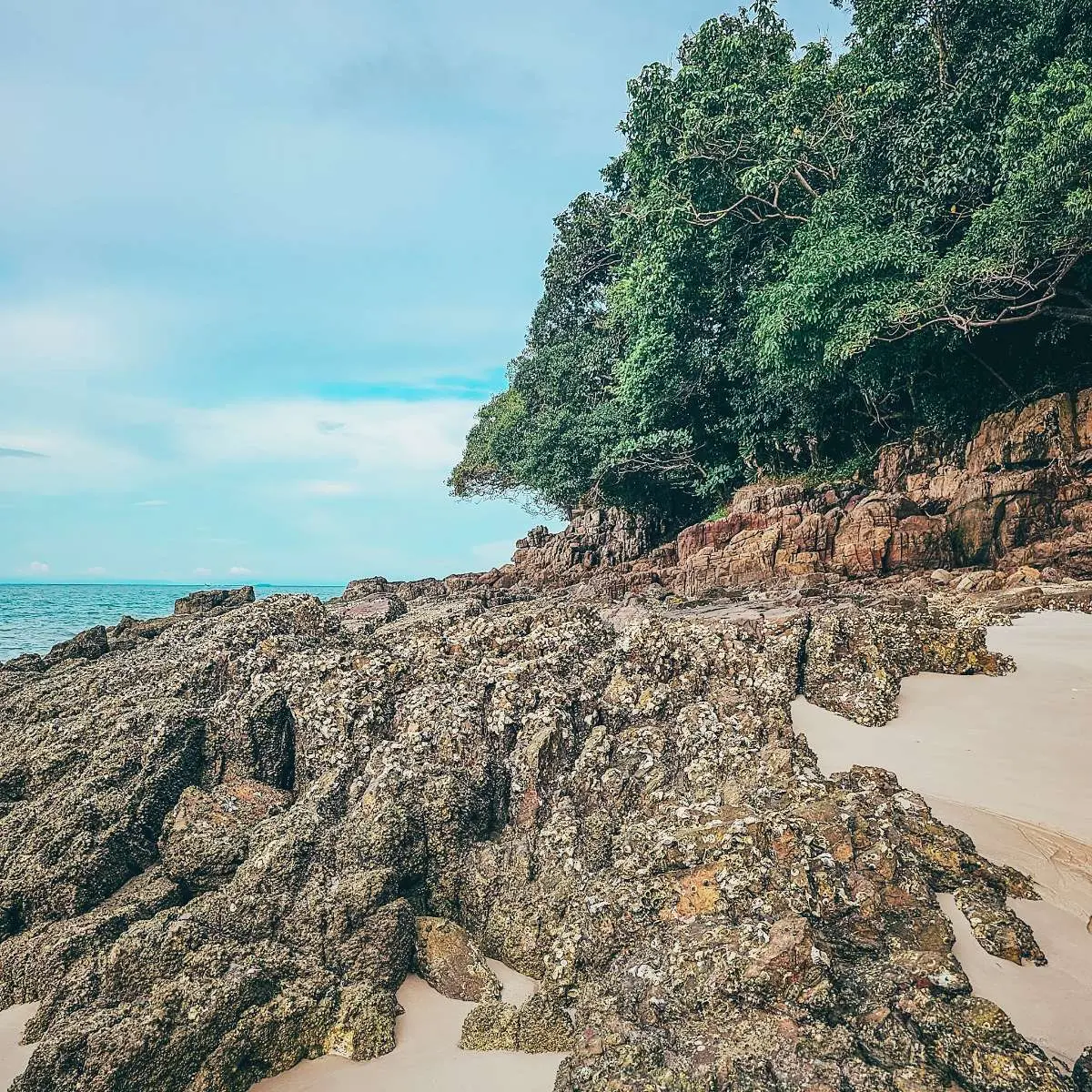 Pantai Pasir Tengkorak  - Nature & Park in Langkawi