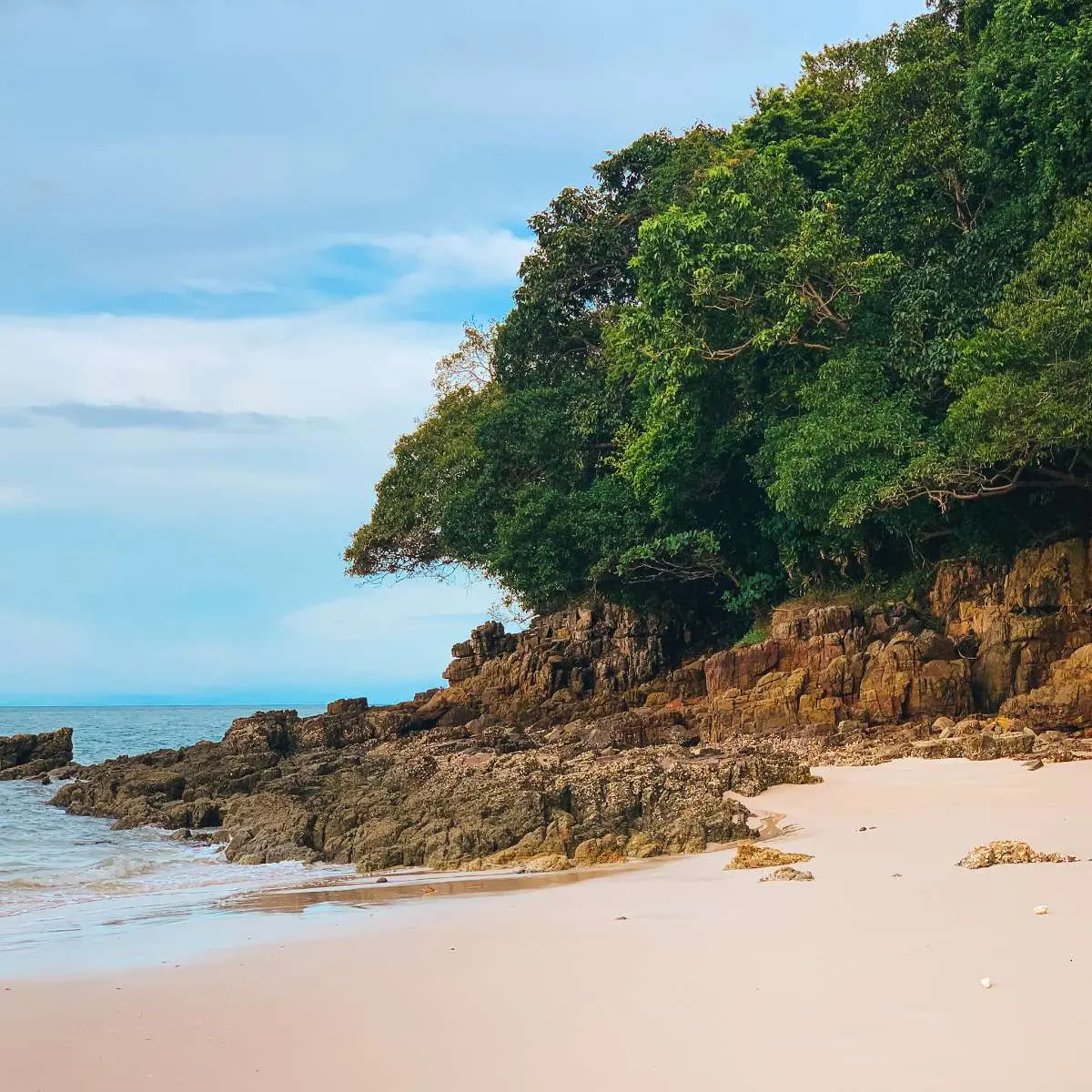 Pantai Pasir Tengkorak  - Nature & Park in Langkawi