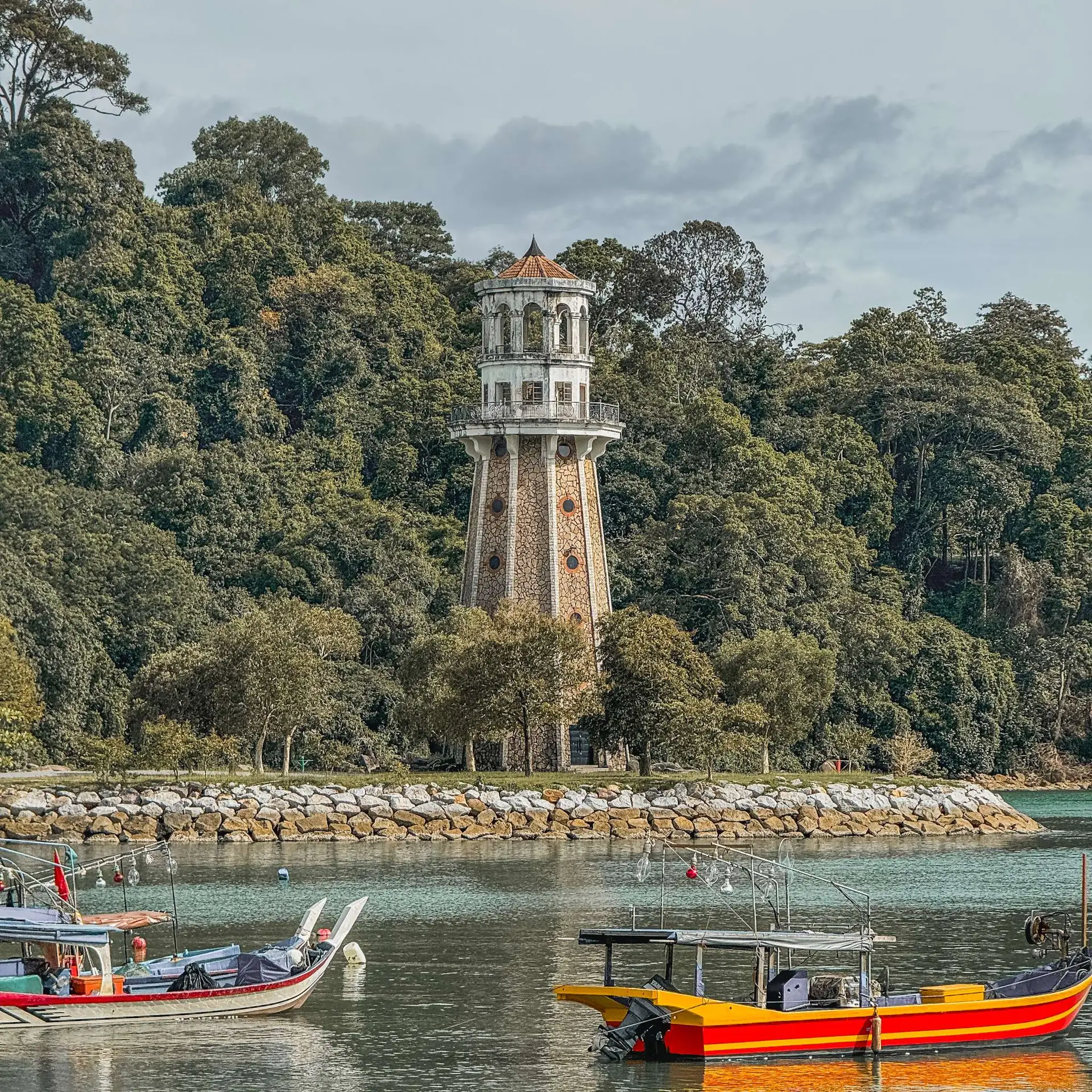 Perdana Quay Light House