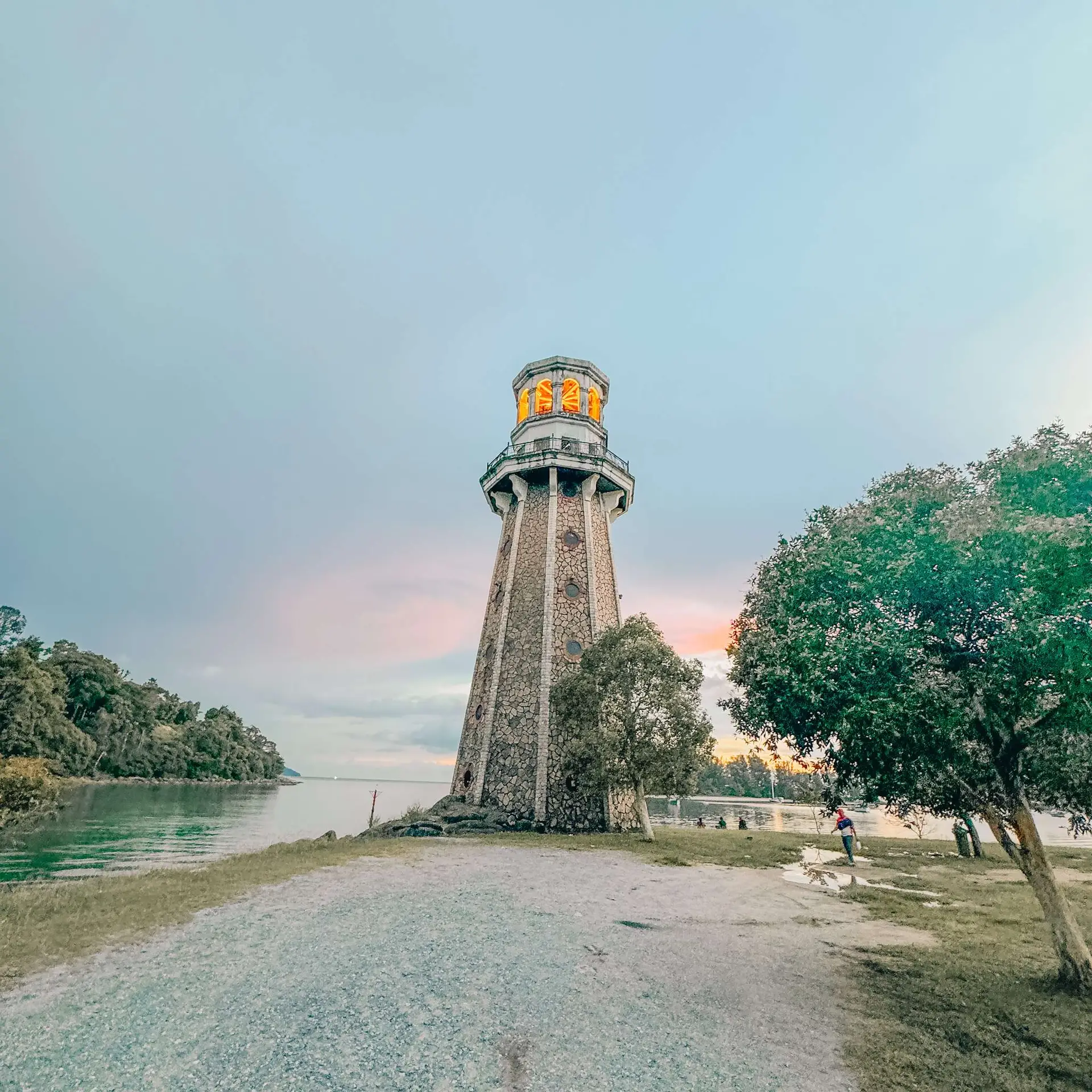 Perdana Quay Light House
