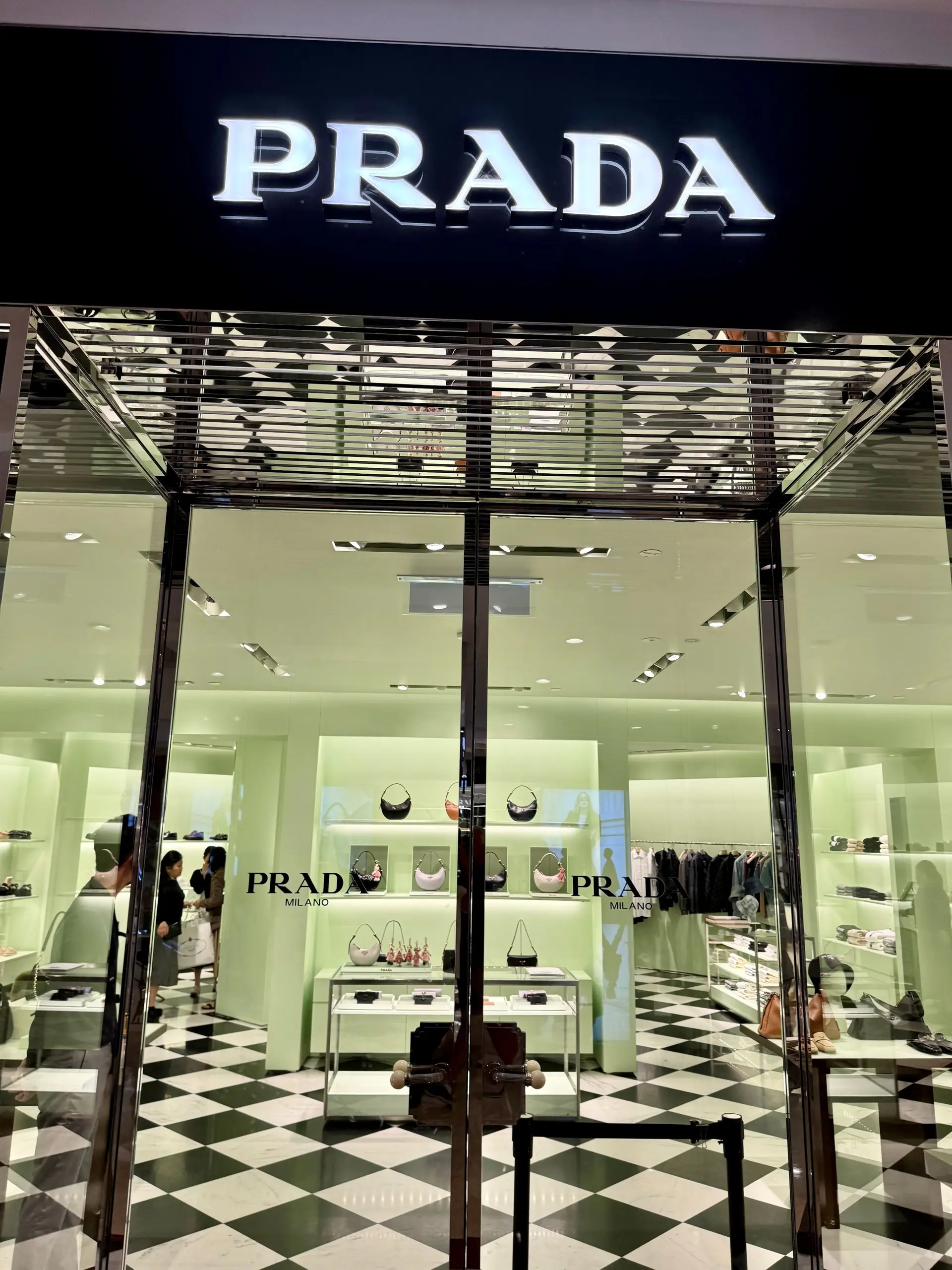  Suria KLCC Mall