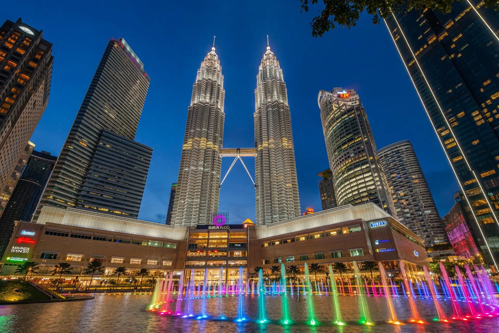  Suria KLCC Mall