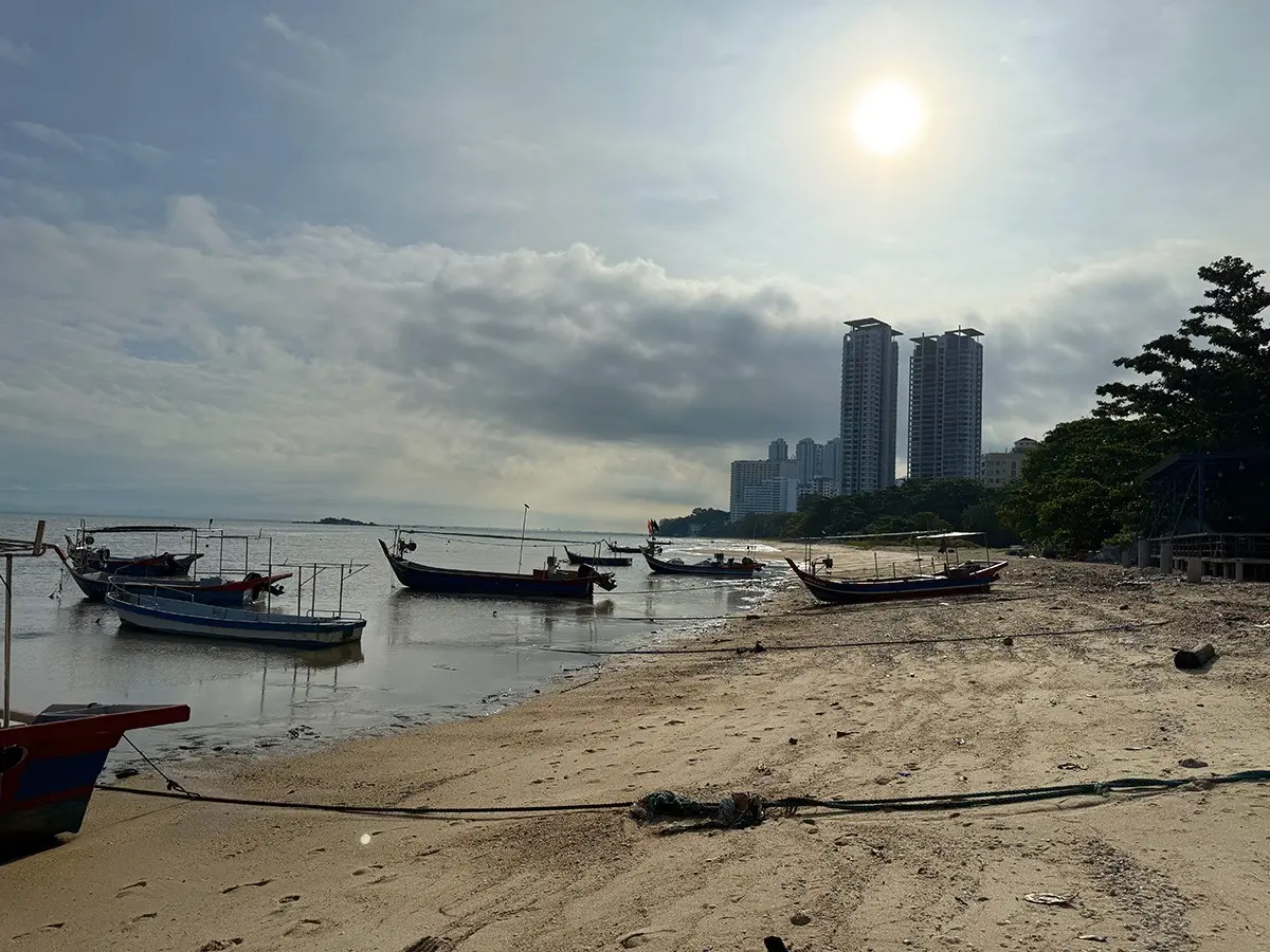 Tanjung Bungah Beach - Beach in Penang