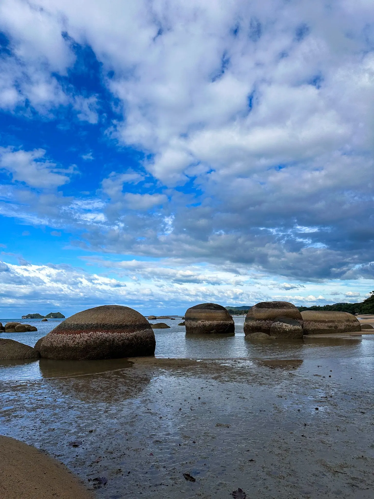 Teluk Yu Granite Tors - Geosite in Langkawi