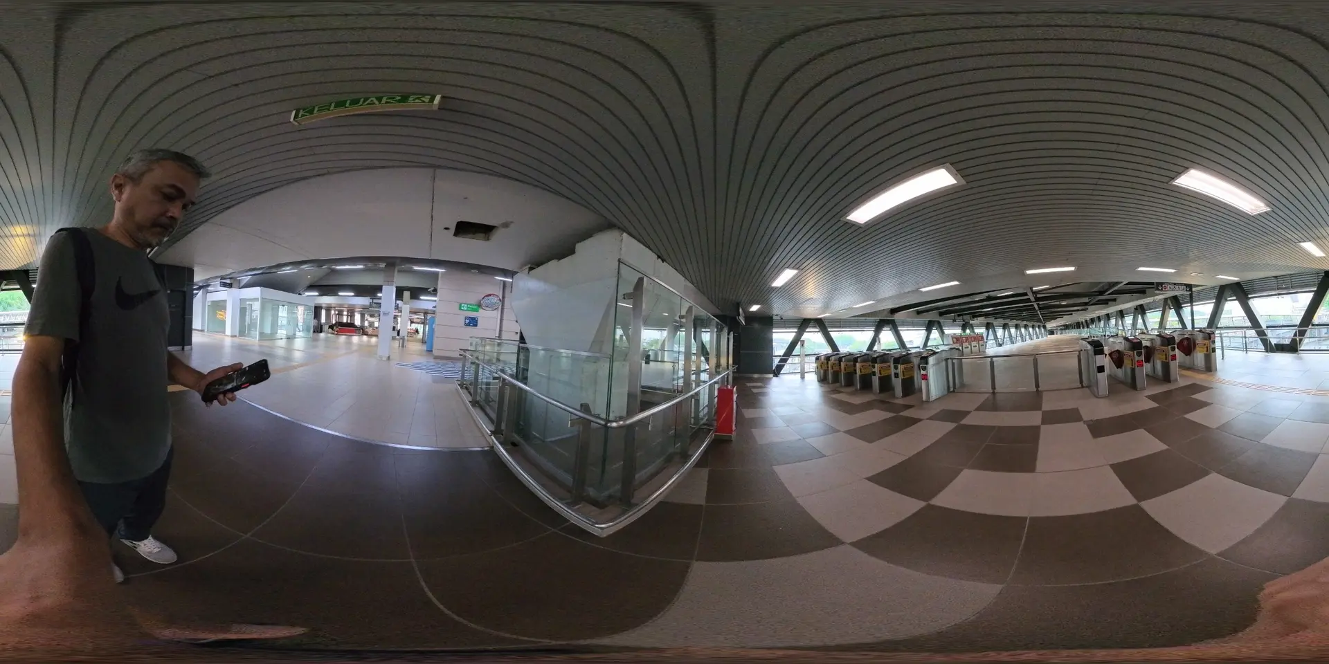 Entrance E